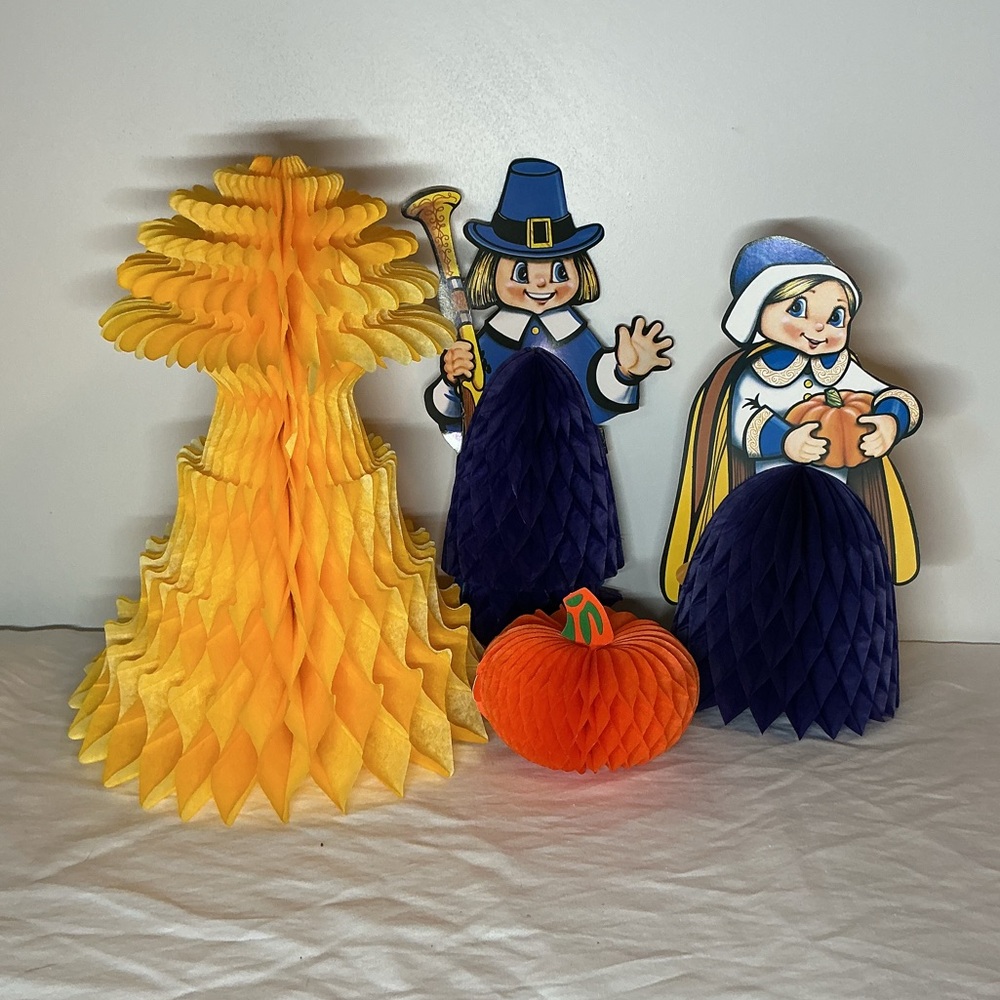 4 Vintage Die Cut Honeycomb Cutouts Beistle Pilgram Couple Pumpkin Corn Shock